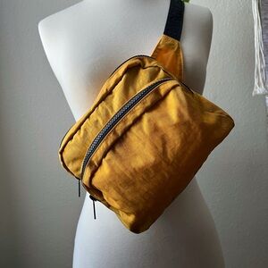 Baggu Fanny pack in discontinued color Turmeric - like new